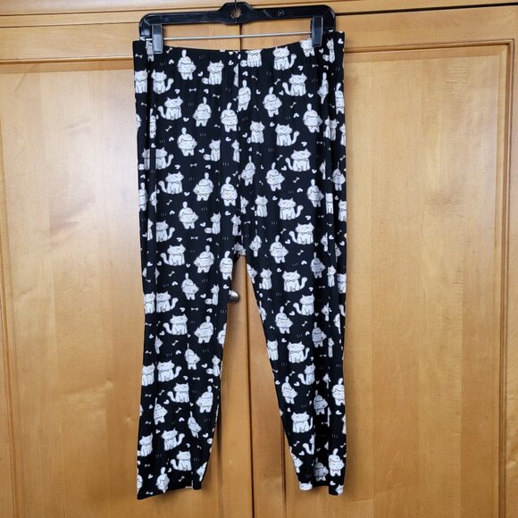 Soft & Cozy Black Pajama Bottoms With All Over Kitten Print - M - Picture 1 of 4